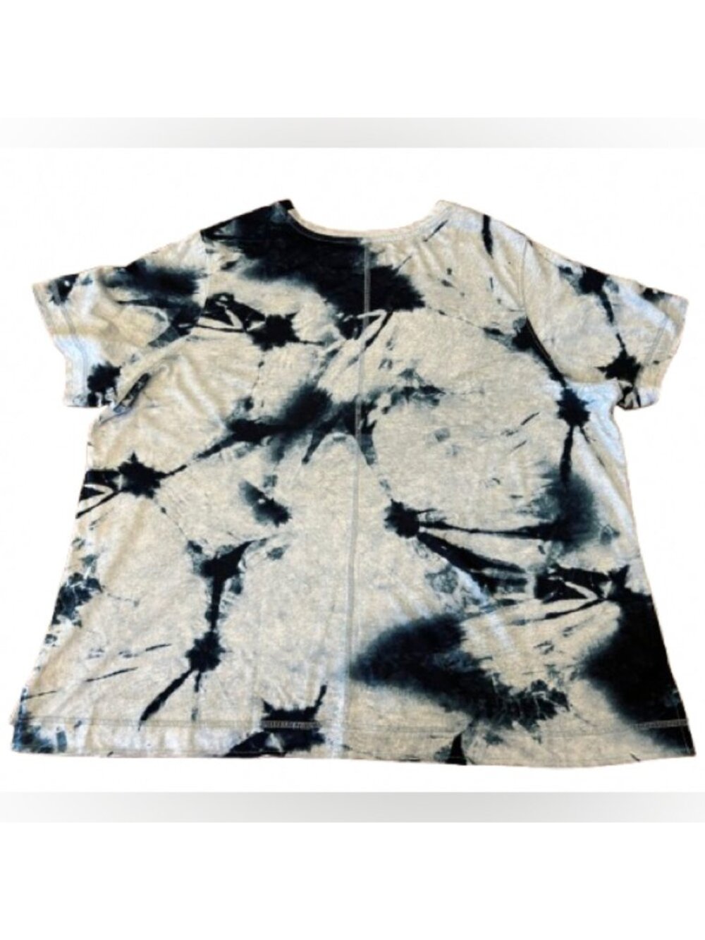 Women’s NWT Blue Tie-Dye Flowy Top - Picture 2 of 5
